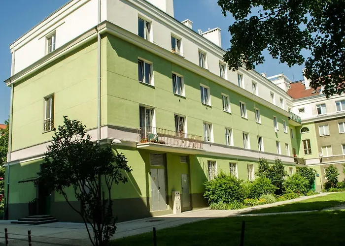 New Life Apartment Next To Metro Station